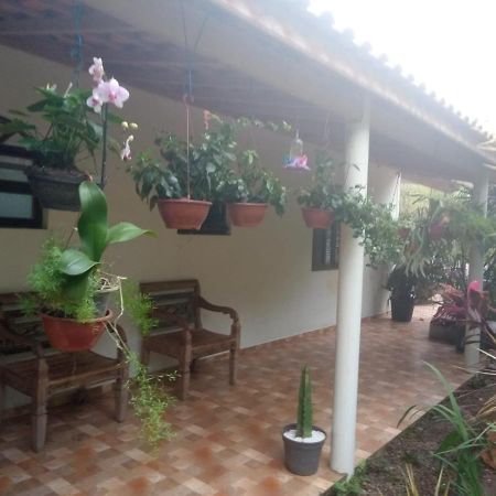 Suites Proximo Ao Rio Jaguareguava Em Bertioga Buitenkant foto