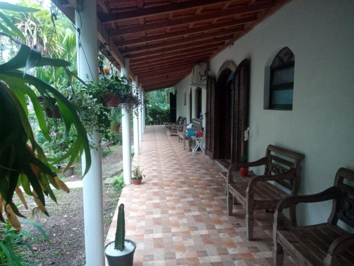 Suites Proximo Ao Rio Jaguareguava Em Bertioga Buitenkant foto